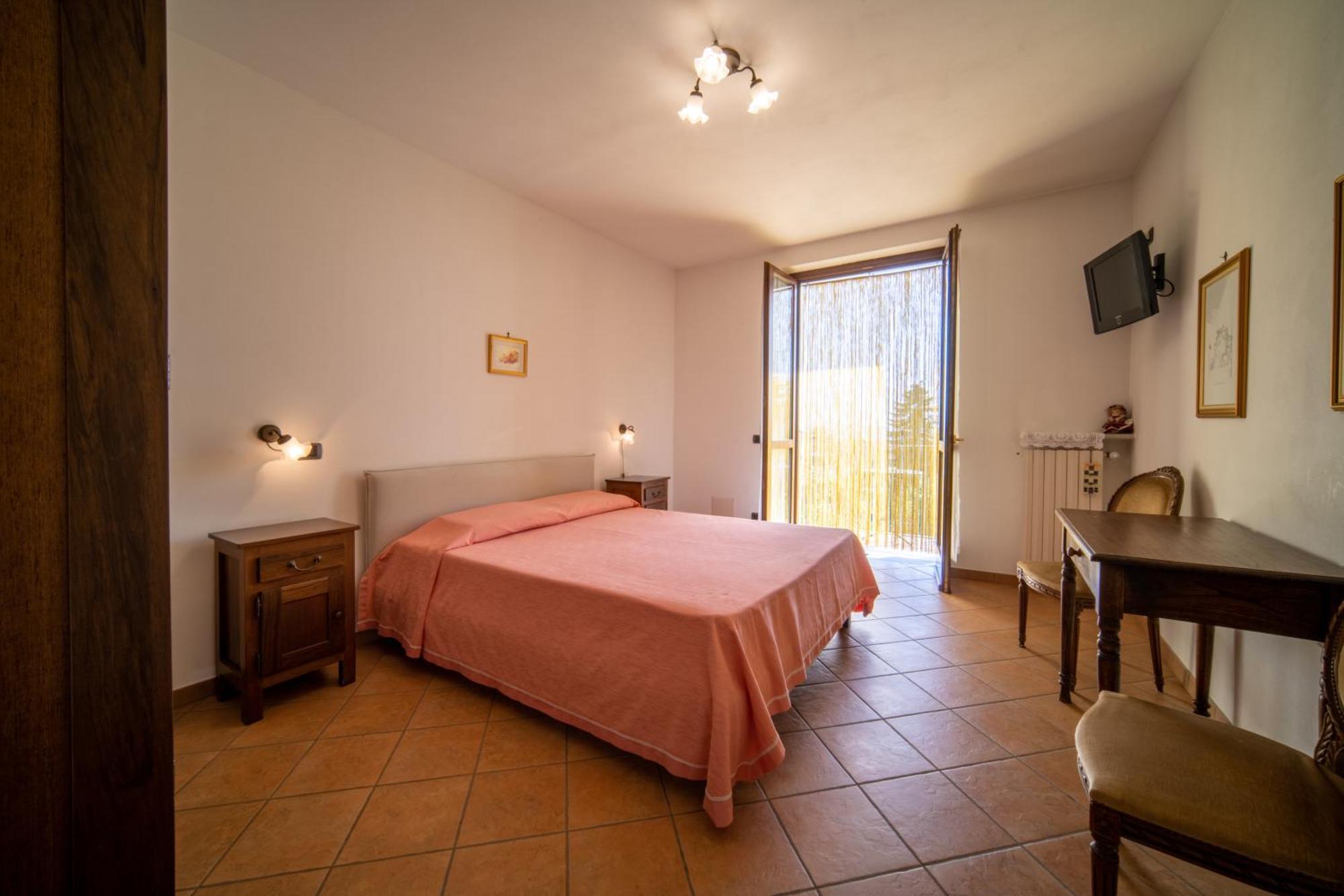 Agriturismo Le Viole Barolo Exteriör bild